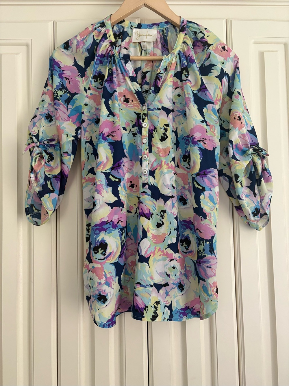 Yumi Kim Colorful Floral V Neck Tie Sleeve Blouse Size Small